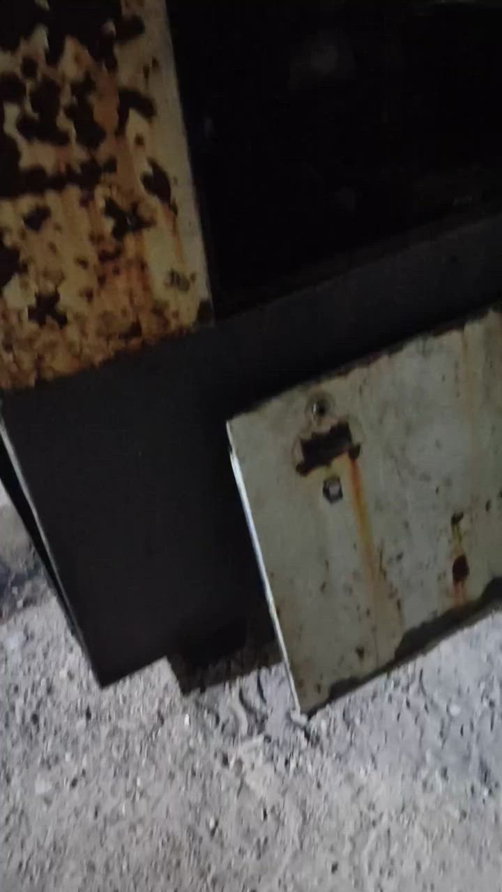 سلام عليكم مولد كابوته كاتم ١٠kv  سنكل بحال جيده زعفرانية رقم الهاتف ***********
