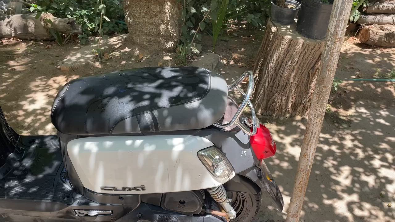 سلام   عليكم دراجة للبيع بوليسي ياباني  نوزل حاوية استخدام قليل جداً دراجة كامله بدون اي نواقص تجي تفحص براحتك اشغل وتطلع ودرجة  ومثل مواضح عدكم بصور وهذا  السعر 1.150مليون/ وبيه مجال الشراي الاستفسار ***********
