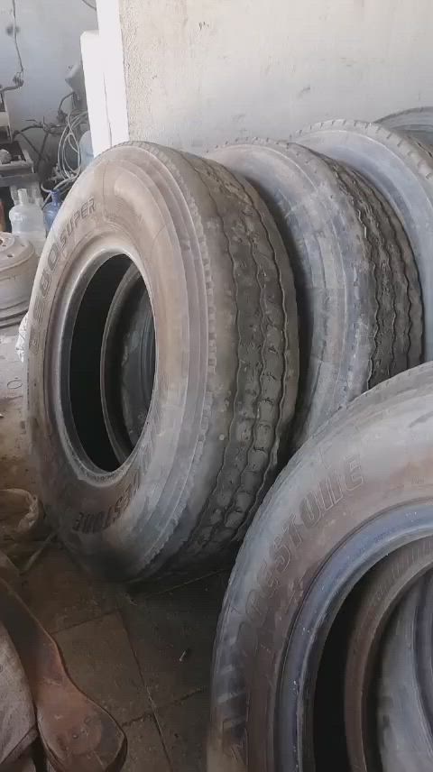 تايرات 24 و 22 جوبلس،  نجف طريق كربلاء نجف عامود 169 طريق ياعلي ***********
