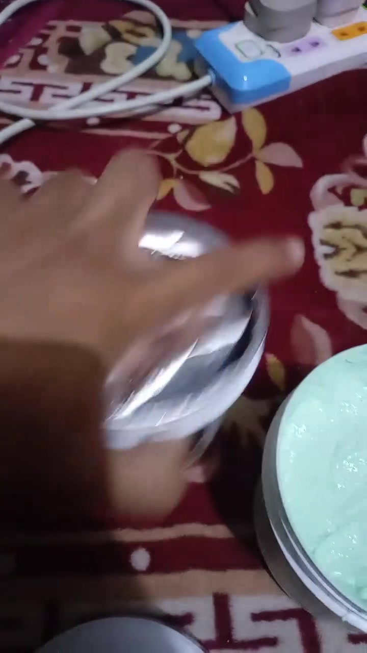 غراض محل جدد كلش نضيفات استخدام شهر واحد اخذتهن من اركو
المنظفات + المشاطة + لاسط حلاقة + قراصات +مكينة صفر كيمي +مكينة قرد غراض جدد البيع شلعة  للتواصل ***********. واذا قريب تكدر تشوفهن بعينك وتحكم عنواني بغداد حي الكوفة.
