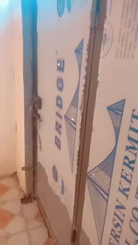 بيت 100متر وأجه 5*20 بيت جديد طرمه واستقبال ومطبخ وغرفه نوم وخدمات خارجيه وداخليه وغرفتين فوكك مكاملات لنص بيت جديد موقع. شارع المستوصف اول فرع شارع الجمعيه بدايه الفرع  الاستفسار ***********. موقع بصف شارع
