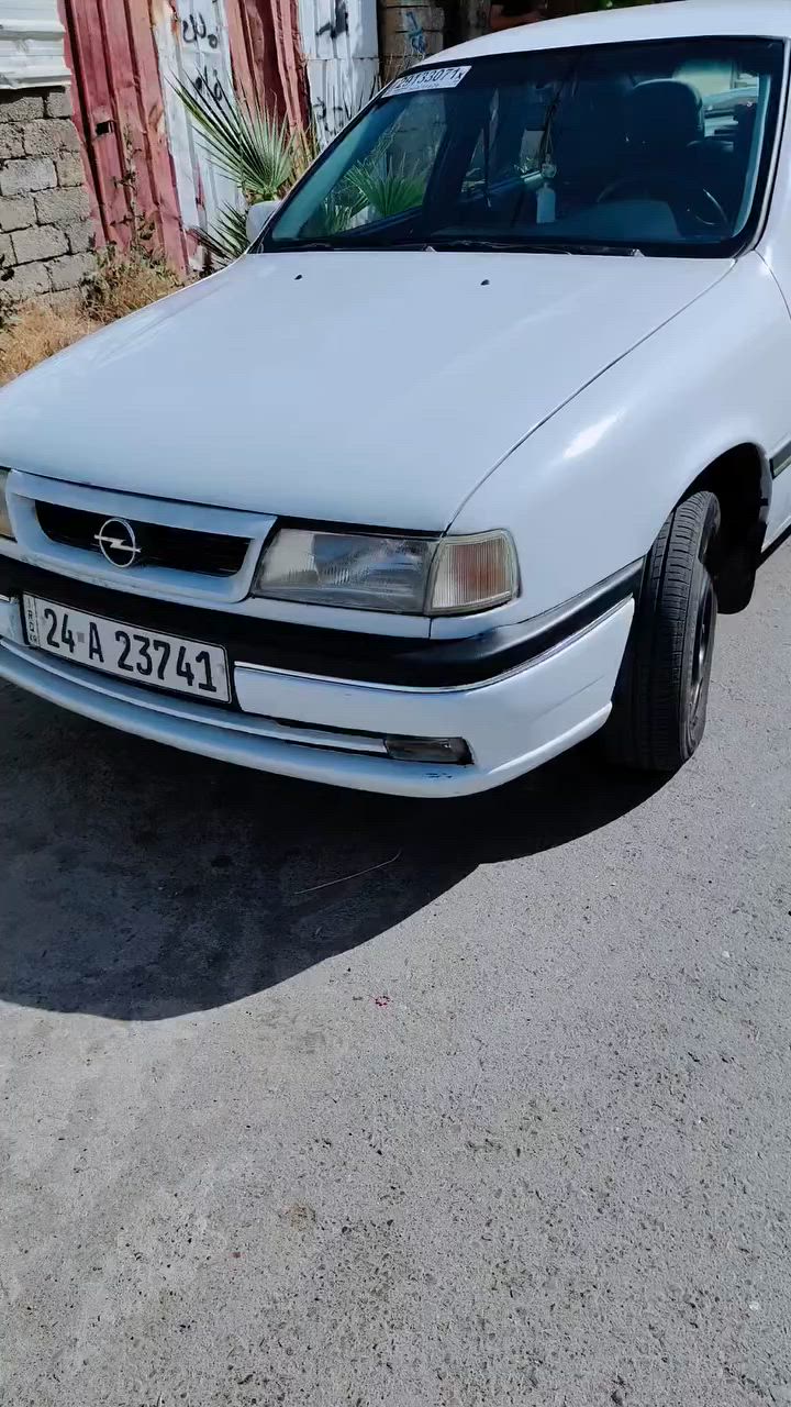 السلام عليكم.. سيارة أوبل فكترا (Opel Vectra) موديل 1994 للبيع، مواصفاتها كالآتي:
المحرك: حجم 2000 (محرك 20)، المحرك والگير بشرط الفحص (شرط چطل).
الصبغ: مصبوغة صبغ عام جمالية (تحديث صبغ بدون حوادث قوية).
الأوراق: السنوية والتحويل بشرط (تتحول مباشرة باسم المشتري).
المواصفات والاضافات:
جام كهرباء.
شاشة داخلية متطورة.
كاميرا خلفية.
السيارة بحالة جمالية ممتازة وجاهزة للاستخدان.77 
5 099 5715
***********
