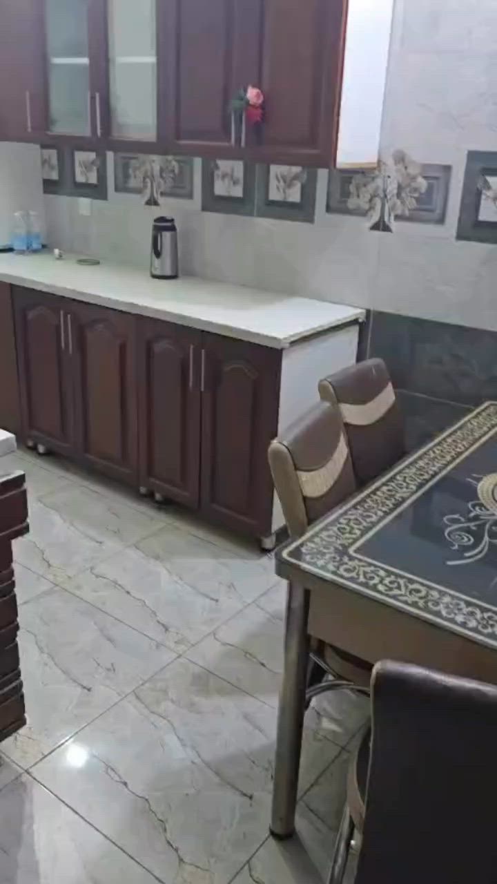 🔥تحية طيبة 

 🏡مشتمل أرضي مؤثث بالكامل للإيجار 
📍 الداوودي

🔹 يتكون من:
🛏️ غرفة نوم
🛋️ صالة كبيرة وواسعة
🍽️ مطبخ 🚿 حمام
✨ مؤثث بالكامل وجاهز للسكن
🚗 كراج خاص للسيارة
🔐 خصوصية عالية ومدخل مستقل
💰 الإيجار الشهري: 800$ دولار
🔒 تمينات : شهر واحد
✅ مناسب للعوائل الصغيرة والموظفين

🔎 رمز العقار: 356
📞 ***********
💬 ***********
🏠 عقارات مميزة بمواقع استثنائية
✨نستقبل كافة العروض السكنية والتجارية✨
رابط قناة الواتساب 
https://whatsapp.com/channel/0029Vb7Uz8yDp2Q3t1cIWg30

#عقارات_اليرموك_المأمون_الداخلية_القضاة_الحمراء_السفارات_القادسية_الحارثية_حي_الجامعة_الخارجية_العدل #عقارات_المنصور_الأميرات_الداوودي_حي_المتنبي_المهندسين_حي_العربي_المالية_حي_دراغ_البيجية_العناب #للايجار #مشتمل_تجاري_او_سكني_للإيجار #مشتمل_ارضي_للايجار
