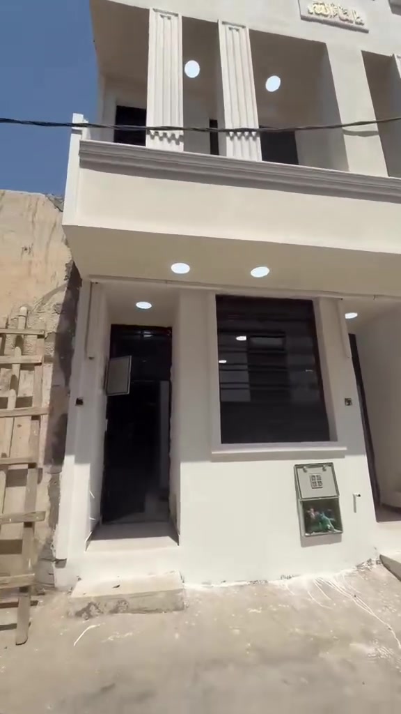 بيوت2 كل واحد مساحته 40م بناء جديد ما بيهن اي
نقص طابو صرف الموقع بغداد الجديده قرب ساحه العوارض سعر البيت الواحد
120مليون للااستفسار ***********

