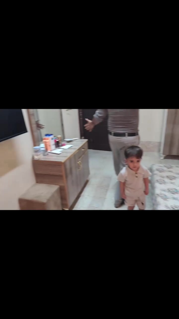 غرفة نوم صغير 
مراسله على واساب أو خاص رقم موبايل 
***********
