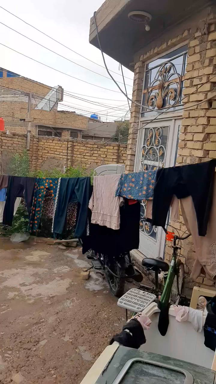 بيت ضخم طابقين 200 م طابو زراعي ست غرف نوم هول فوك وجوه ثلاث مجمعات صحيه مطبخ استقبال كبير حديقه كراج طابق اول كامل وثاني لبخ وارضيه السعر 112 وبي مجال عنوان حله شارع سيد علي ليربط بزوير للاستفسار اكثر عالرقم ***********
