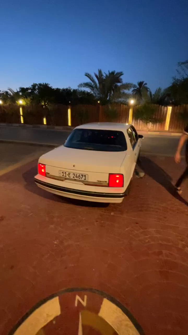 سلام عليكم اولدز موديل ٩٠ كير ومكينه جدد بيه شلعه تآكل الكاع كهربائيات كله شغاله وبلاد بيه نظام سستم صوت صدر امامي خلفي جديد مصبوغه اثر جراد مكاني بغداد المدائن سعره ٥٠ للاستفسار ***********
