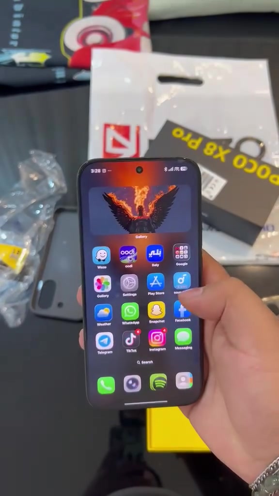 للبيع Poco X8 Pro – أسود – 8GB RAM / 256GB Storage
- اللون: أسود.
- الرام: 8 جيجابايت.
- الذاكرة الداخلية: 256 جيجابايت.
- مدة الاستخدام: 3 أشهر فقط.
- مع ضمان من الشركه صاله لمده 15 شهر
- البطارية: 100%.
- حالة الجهاز: ممتازة جدًا، نظيف ولا توجد أي مشاكل أو أعطال فقط خدش بسيط صفح بلفريم قرب زر الصوت.
- الشاشة: AMOLED CrystalRes مقاس 6.67 بوصة، دقة 1.5K، معدل تحديث 120Hz.
- المعالج: MediaTek Dimensity 8400-Ultra.
- الكاميرا الخلفية: 50 ميجابكسل مع مثبت بصري OIS + 8 ميجابكسل واسعة.
- الكاميرا الأمامية: 20 ميجابكسل.
- البطارية: 6500mAh.
- الشحن السريع: 100 واط.
- يدعم: 5G، NFC، بصمة داخل الشاشة، سماعات ستيريو، مقاومة الماء والغبار IP68.
- نظام التشغيل: HyperOS.

السعر: 440,000 دينار عراقي قابل للتفاوض بالمعقول.

سبب البيع: ظرف صحي.

للتواصل، مراسلتي على الخاص. او على الواتس اب ***********
