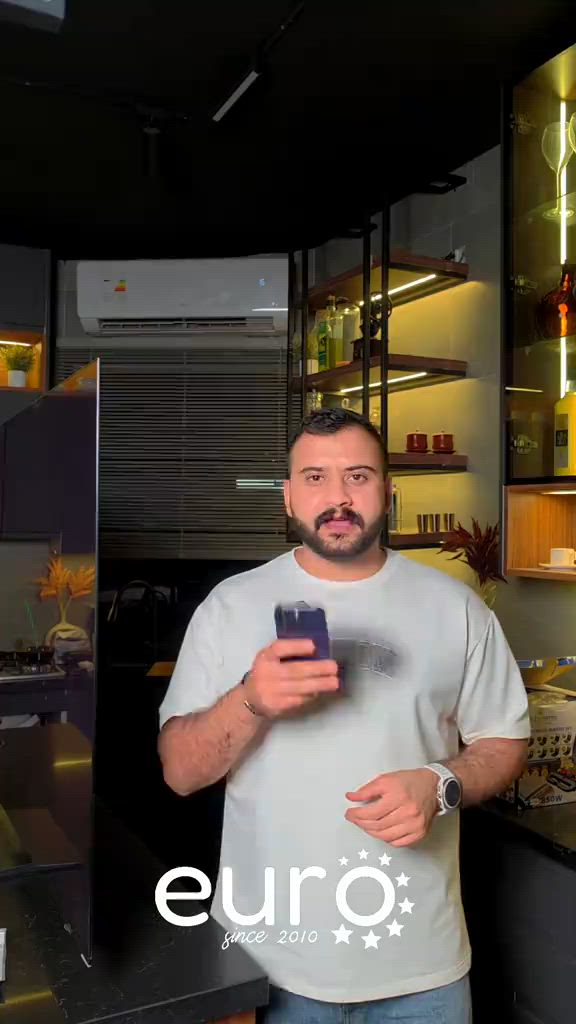 📺 شاشة سامسونج S90C OLED 4K ▪️ تقنية OLED مع ألوان غنية وسواد حقيقي وتباين مذهل ▪️ دقة 4K UHD (3840 × 2160) ▪️ معالج Neural Quantum Processor 4K الذكي لتحسين الصورة والصوت ▪️ معدل تحديث 120Hz ويصل إلى 144Hz للألعاب ▪️ تقنية Motion Xcelerator Turbo Pro لحركة فائقة السلاسة ▪️ دعم HDR OLED و HDR10+ ▪️ تصميم LaserSlim فائق النحافة وأنيق جداً ▪️ نظام تشغيل Samsung Tizen Smart TV ▪️ دعم Gaming Hub للألعاب السحابية ▪️ 4 منافذ HDMI 2.1 مناسبة لأجهزة الجيل الجديد ▪️ دعم VRR و ALLM لتجربة ألعاب احترافية ▪️ صوت Dolby Atmos محيطي غامر ▪️ تقنية Q-Symphony للتوافق مع الساوند بار ▪️ ألوان معتمدة من PANTONE لواقعية أعلى ▪️ زوايا مشاهدة واسعة وجودة صورة ممتازة من أي مكان 🔥 من أقوى شاشات سامسونج OLED لعشاق الأفلام والألعاب بجودة صورة استثنائية وتصميم فاخر. 📺✨ السعر 2.090.000 iqd  الضمان 1 من تاريخ الشراء من شركة بياد  متوفرة الان تكدرون تطلبوها اونلاين او زورونا عنواننا بغداد_الأعظمية_شارع عمر بن عبد العزيز   متواجدين طيلة أيام الأسبوع من ساعة 12 ظهراً الى 12 ليلاً ما عدا يوم الجمعة من ساعة 4 عصراً الى 12ليلاً للاستفسار يرجى مراسلة البيج او الاتصال على الارقام    *********** / مركز المبيعات  *********** / خدمة الزبائن  #عبدالله_يورو 
