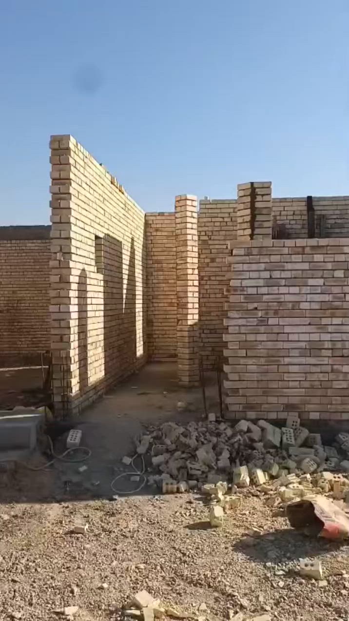بسم الله الرّحمن الرّحيم(وَقُلِ اعْمَلُوا فَسَيَرَى اللَّهُ عَمَلَكُمْ وَرَسُولُهُ وَالْمُؤْمِنُونَ)
السلام عليكم ورحمة الله وبركاته.. رزقنا الله وإياكم من واسع فضله.
أخوكم مقاول مستعد لتنفيذ كافة أعمال البناء، الترميم، والتشطيبات وبإشراف مباشر خطوة بخطوة. (بناء هياكل، ترميم بيوت وشقق، لبخ، صبغ، صحيات، كهربائيات، وكافة أعمال الديكور).
لماذا تتعامل معي؟🔹 الشغل ذمة وأمانة: نتعامل مع بيتك وكأنه بيتنا، بمواصفات درجة أولى وبدون أي غش بالمواد.🔹 الالتزام بالمواعيد: تسليم العمل بالوقت المتفق عليه دون مماطلة أو تأخير.🔹 أسعار تناسب ميزانيتك: نقدّم لك أفضل الحلول لتوفير التكاليف مع الحفاظ على جودة ومتانة العمل.
💡 ميزتنا: نحن نأتي إليك!ما تحتاج تروح لأي مكتب، اتصل بنا ونحن نأتي إلى موقعك في أي منطقة من مناطق بغداد، نعاين المكان، ونحسب لك التكلفة والمواد (المعاينة والاستشارة مجانية تماماً وبدون أي إحراج).
للتواصل والاستفسار، يرجى مراسلة الصفحة أو الاتصال مباشرة على الرقم:📞 [***********
‏‪***********‬‏]
"شعارنا: الأمانة
