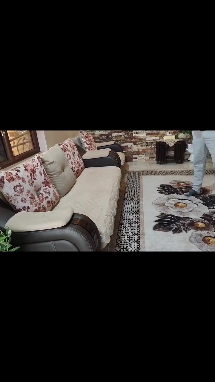 قنفه 10 مقعد مستعمل 
كلش نضيف 
مراسله على واساب أو خاص رقم موبايل 
***********
