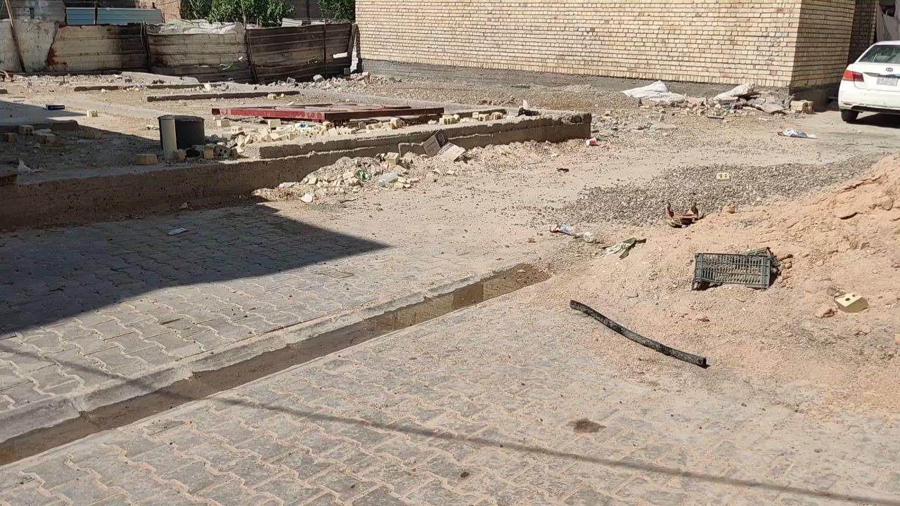 السلام عليكم عندي قطعه ارض للبيع 200مترالوجه 15متر والنزال 13وشويه العنوان  لدوانم قرب بيت موزان التفاصيل علا ***********
