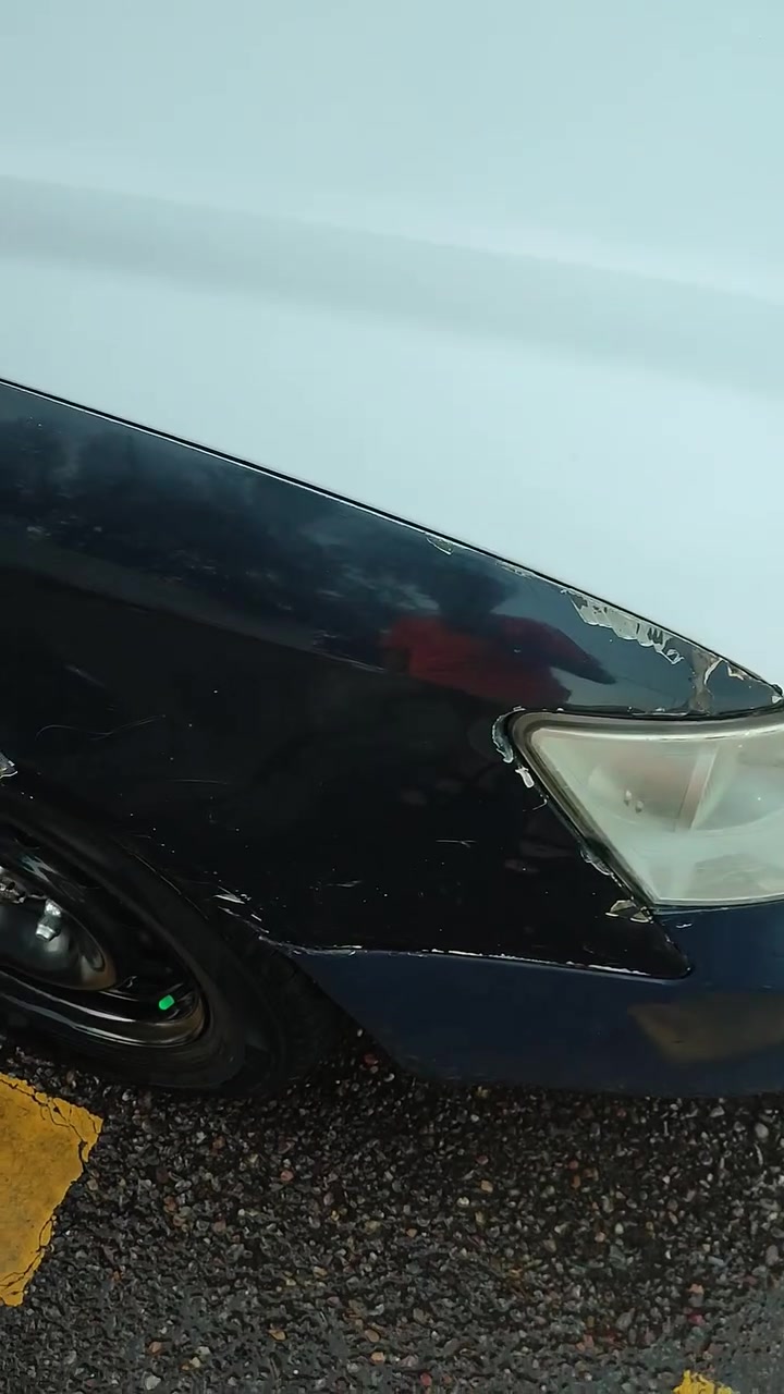 السلام عليكم سوناتا للبيع موديل 2006 وارد امريكي حادثه جاملغ امامي محرك 6/ 3300 تبريد ثلج تخم تاير تخم ويل كهربائيات كلهه تمام منضومة زنون كامله السياره بيهه رجفه بل تورباين مال كير وميوكف وكيرهه سعره 175 الف ترايك الاي محافظه لبالك حته للشمال رايح بيهه قبل سبوع السياره مال جناي مو مال بياع شراي بس بسبب الضروف اريد ابيع الله شاهد العنوان بغداد الشعب *********** السعر كلش مناسب وماكو هيج سعر خاص او اتصل
