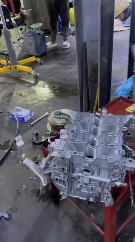 العالمية تحيكم 
من رخصة الكباتن 
مستعدون لتجفيت جميع مكائن جيب كمباس رنيكد جيب بزون 
بجميع الفئات  2400  2000 تيربو 
1300  تيربو  مع الضمان 
ومستعدون للصيانة والحدادة 
والتبريد  
بغداد الوزيرية مقابل مسرح الطليعه العالمية لصيانة السيارات الأمريكية 
***********
***********
