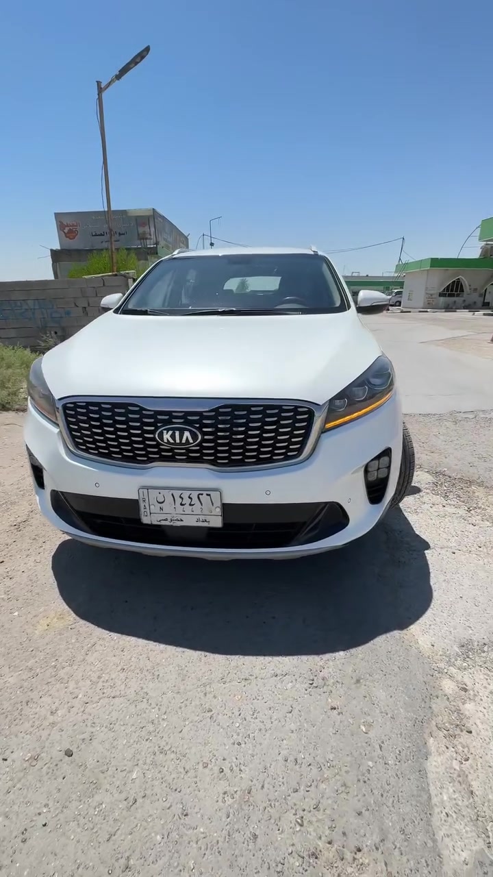 سورنتو 2019 خليجي 
مكفوله من الصبغ والضربه 
ماشيه 172
بيها ملاحضات رصعات 
مواصفاتها معروفه 
السعر 230 وبيها مجال
مكان المحموديه 
رقم التلفون ***********
