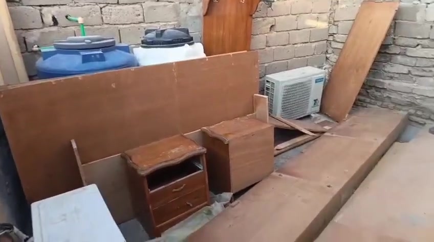 السلام عليكم غرفه ستريبان للبيع مكان البصره الحيانيه والشراي راح اخلي رقمي واطب لي خاص واتساهل وياه الغرفه كامله ماكو شي بيه نقص اشتريتها وما صارت لي انا بالبيت صغيرون تجي بعينك وتشوف الغرفه مكاني حيانيه والسعر على الواتساب دخلوا لي خاطركم الا طيب***********--***********)( وهذا واحد بيه واتساب واحد بس اتصال
