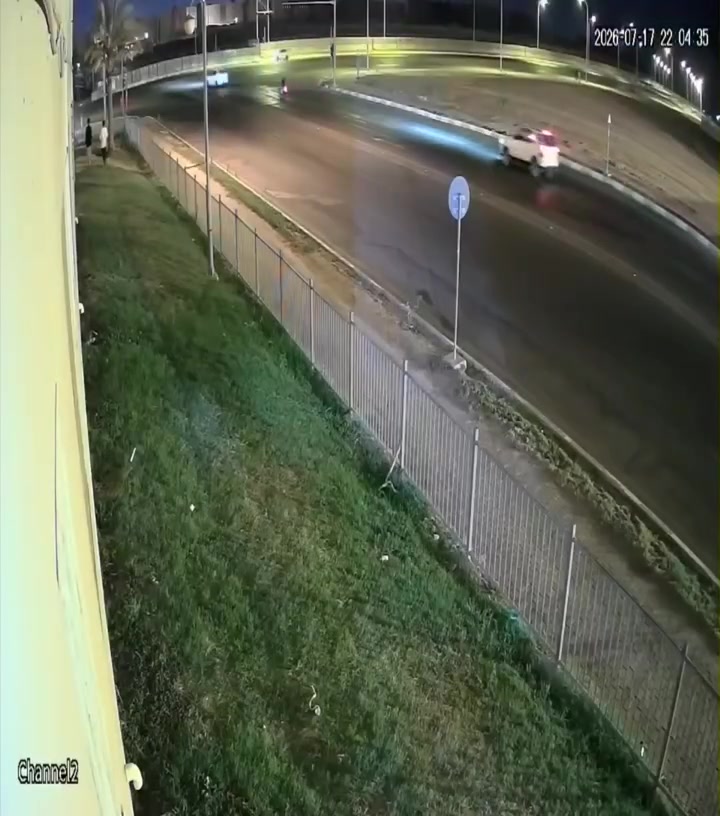 التألق هو قرار داخلي قبل أن يكون نتيجة. هو ذلك البريق الذي يرافق خطواتك، ويجعل حضورك لا يُنسى، تم نصب وربط 5 كامرات مراقبه نوع Dahua بدقة 2mp. وكان توزيع الاماكن حسب طلب الزبون حصرا لاحدى الاماكن
وان شاء الله القادم اجمل وافضل.... 
للاستفسار الاتصال على الارقام التالية
*********** م. اسامة ***********. العقابي
https://www.facebook.com/القبس-للديكورات-وكامرات-المراقبة-101845971499779/
التألق هو قرار داخلي قبل أن يكون نتيجة. هو ذلك البريق الذي يرافق خطواتك، ويجعل حضورك لا يُنسى، تم نصب وربط 5 كامرات مراقبه نوع Dahua بدقة 2mp. وكان توزيع الاماكن حسب طلب الزبون حصرا لاحدى الاماكن
