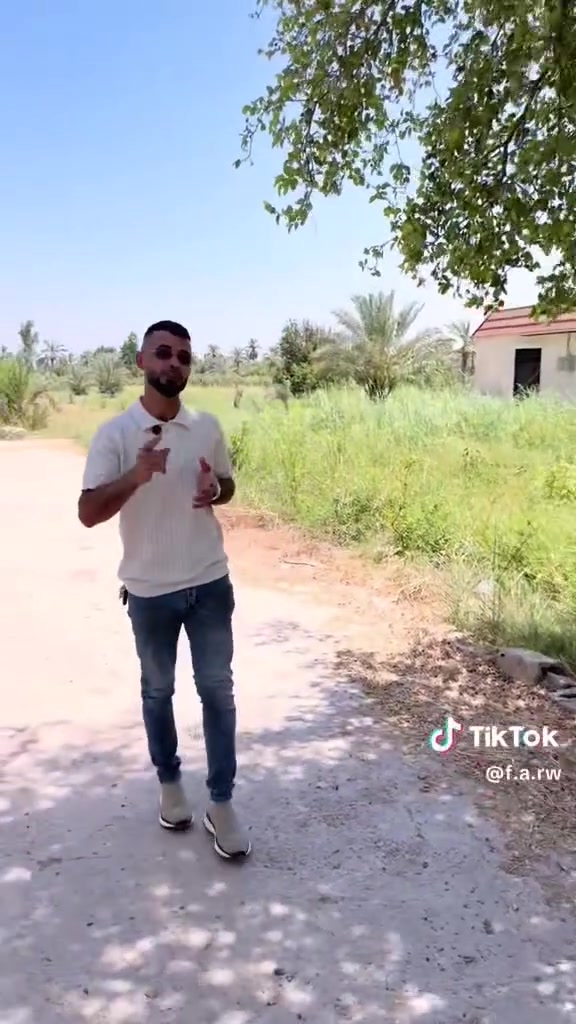 السلام عليكم

للبيع..... 
دونمين وربع 5625 متر
الوجه 27متر نزال 210
مسيج بالكامل خدمات كاملة مثل ماموضح بالفديو
العنوان بغداد المدائن منطقة التويثة
للاستفسار أكثر الاتصال على الرقم  ***********
يوجد واتساب أيضآ
