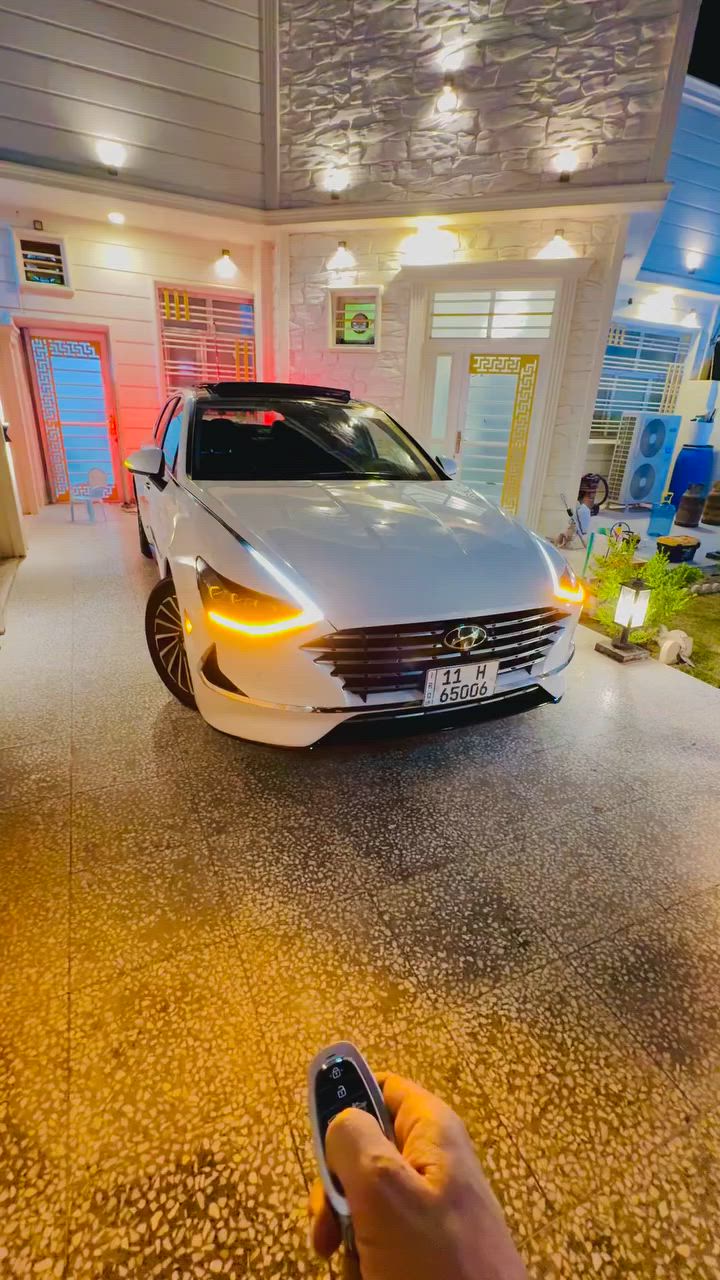 🔥 للبيع هيونداي سوناتا هايبرد Limited 2023 🔥
رقم بغداد دولي شبه مميز
⭐ أعلى فئة (LIMITED) – فل أوبشن – مواصفات فاخرة جداً ⭐
 الممشى: 34000 ميل
✅ محرك هايبرد متطور يجمع بين الأداء القوي والاقتصاد العالي بالوقود
✅ ناقل حركة أوتوماتيك ذكي وسلس
✅ فتحة سقف بانورامية كاملة
✅ تشغيل بصمة ودخول ذكي بدون مفتاح
✅ تشغيل وتحكم عن بُعد بالسيارة عبر الريموت
✅ فتح وإغلاق السيارة عن بُعد
✅ نظام Smart Key الذكي
✅ شاشة معلومات وترفيه كبيرة عالية الدقة
✅ شاشة عدادات رقمية متطورة بالكامل
✅ نظام ملاحة مدمج (Navigation)
✅ نظام Apple CarPlay و Android Auto
✅ شاحن لاسلكي للجوال
✅ نظام صوت Bose الفاخر
✅ كاميرا 360 درجة
✅ كاميرا خلفية عالية الوضوح
✅ حساسات أمامية وخلفية للمساعدة على الاصطفاف
✅ 12 حساس موزعة حول السيارة لزيادة الأمان وسهولة الركن
✅ حساسات النقطة العمياء
✅ حساس المطر للتشغيل التلقائي للمساحات
✅ حساس الإضاءة للتشغيل التلقائي للأنوار
✅ مثبت سرعة ذكي راداري (Smart Cruise Control)
✅ المحافظة على المسار Lane Keep Assist
✅ مساعد تتبع المسار Lane Following Assist
✅ مراقبة النقطة العمياء Blind Spot Monitor
✅ تنبيه حركة المرور الخلفية
✅ نظام الكبح التلقائي للطوارئ
✅ نظام تفادي الاصطدام الأمامي
✅ نظام تنبيه انتباه السائق
✅ مقاعد جلد فاخرة
✅ مقاعد أمامية كهربائية مع ذاكرة حفظ الوضعيات
✅ مقاعد أمامية تبريد
✅ مقاعد امامية تدفة
✅ تدفئة المقود
✅ مرايا كهربائية قابلة للطي أوتوماتيكياً
✅ مرايا مع خاصية التعتيم التلقائي
✅ مكيف أوتوماتيك ثنائي التحكم
✅ فتحات تكييف خلفية
✅ فرامل إلكترونية مع Auto Hold
✅ نظام اختيار أوضاع القيادة (Eco / Sport / Smart)
✅ جنوط رياضية أصلية
✅ حساسات ضغط الإطارات
✅ نظام الثبات الإلكتروني ESP
✅ نظام منع الانزلاق TCS
✅ نظام المساعدة على صعود المرتفعات
✅ وسائد هوائية متعددة
✅ زجاج عازل للحرارة والأشعة
🔰 سيارة تجمع بين الفخامة والتكنولوجيا والاقتصادية
🔰 من أعلى وأندر فئات السوناتا الهايبرد
🔰 قيادة هادئة ومريحة جداً
🔰 نظافة ممتازة وحالة مميزة جداً
📍 اللون: ابيض
💰 السعر: 195 ورقة
للاستفسار الاتصال على الرقم ***********
