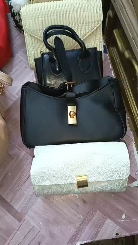 شلعه جنط شي ان كله جديد وبالجيس وعددهن 85 قطعه
وسعر 180 الف والتواصل خاص لو بالتعليقات المكان بغداد
@إشارة


**إذا كنت صاحب هذا الإعلان وتريد حذفه لأي سبب، رجاءا أرسل رسالة إلى الدعم الفني**