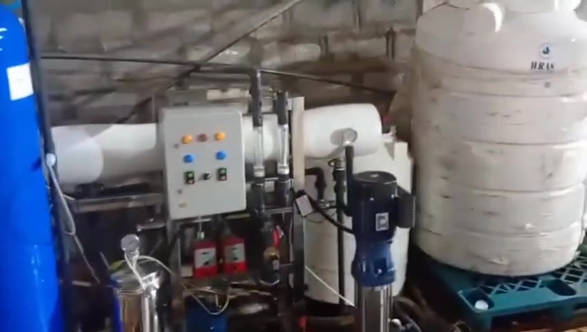 محطة كامل مع تنكيين السعر ٢٢٥٠
للستفسر الاتصال على الرقم ***********
