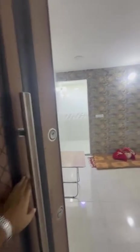 شقه للايجار طابق ارضي تحتوي على2 نوم وهول ومطبخ وخدمات الموقع : الاعظميه شارع عشرين السعر:550
للاستفسار:***********
