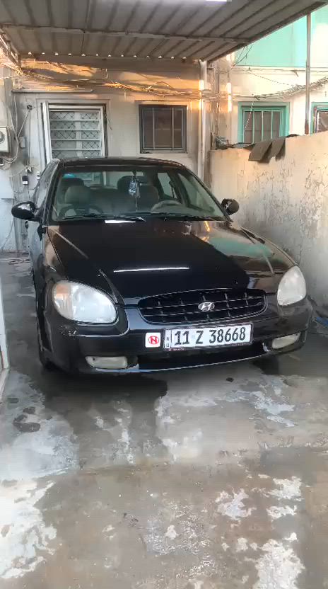 السلام عليكم للبيع موديل 2000 مكينه 6 
2700 السياره كلش حلوه صدر تبريد كهرباء وارد امريكي كلشي شغال ومسويلها ادامه كامله نوزل بلك فيول بمب كلشي كامل بيها داخل كلش نضيف بس مغلف تغليف عادي السعر 52 وبيها مجال للشراي *********** الشراي يتصل واني خادم مكان السياره بغداد الدوره
