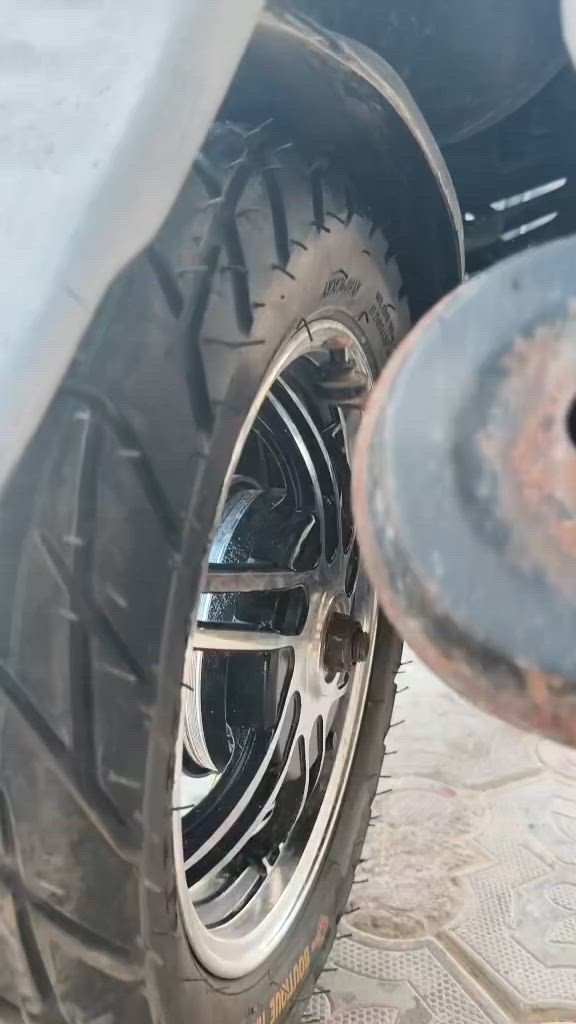 فقط لليدور نضيف وجديد ماكس عدله كفاله عامه من كلشي برغي مامفتوح بيها مزوده الدراجه تزويد ناشف ومرتب 
55 بلاد الدراجه شلعه ومعدل خير من الله 
1- شيال رياضي 
2-رباط رياضي 
3-دبلات جدد
4-قطره رياضي 
5-عتب رياضي 
6-قبق فلاوين رياضي 
7-زنون
8-كلجات-رياضي بلاد
9-ويل نجمه رياضي اصلي ثقيل 
10-تايرات جلياتين اصلي جدد استوني شادهن 
11-سرج كشن  
12-صينيه فج بريك رياضي اصلي 
الدراجه مختمه من الطول للطول كله رقم واحد وي المحرك  مكاني نجف كوفه سعر خاص  للستفسار ***********
