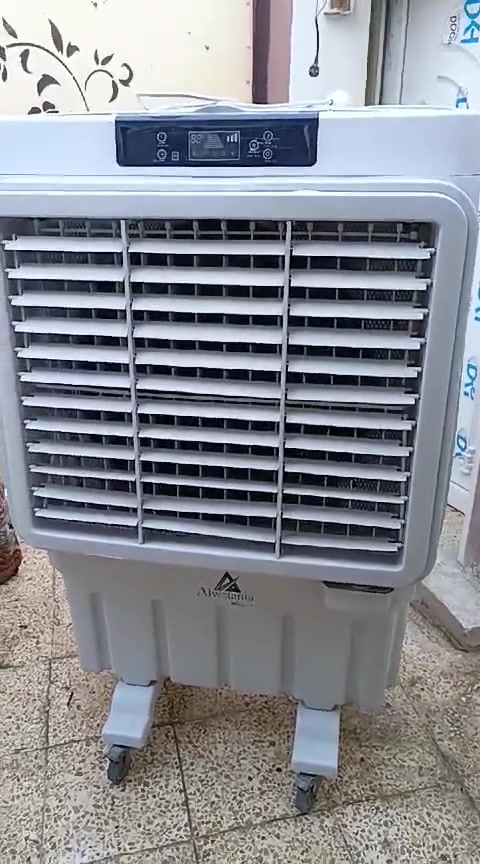 سلام عليكم كونفيره جديده مستعمله اسبوعين فقط سبب البيع تحويله  بسعر مناسب 170الف حجم كبير 
للاستفسار  ***********
***********
