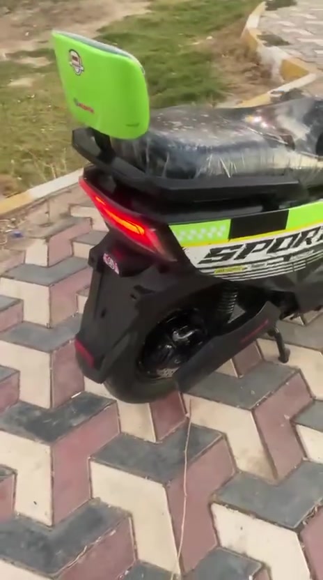 السلام عليكم دراجه شحن للبيع الدراجه نوع سكنس 
باتريات مسطره6
بصمه وسويج
شاحنه اصليه ولي 
بريكات دسك 
الدراجه كهربائيات كله شغاله 
طسه ناعمه 
نضام حمايه 
قفل ستيرن 
ستاند جانبي وتعليك 
الدراجه كلش نضيفه مابيه اي خلل السعر500قفل سعر ار9
***********
مكاني بغداد الامين الثانيه
