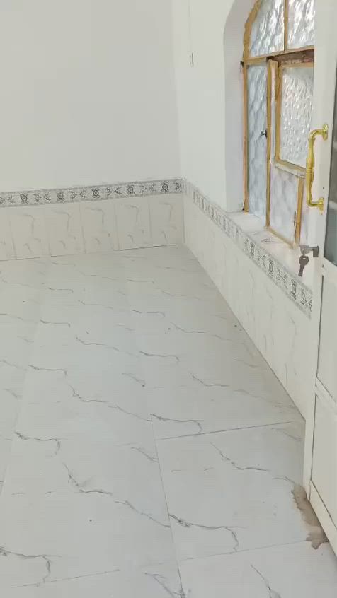 دار للبيع بحي بصالحيه قرب حسينيه صاحب الزمان مساحه 100 بيت نضيف يتكون من أربع غرف نوم صاله او مطبخ أو استقبال أو صحيان لاستفسار واتساب ***********
