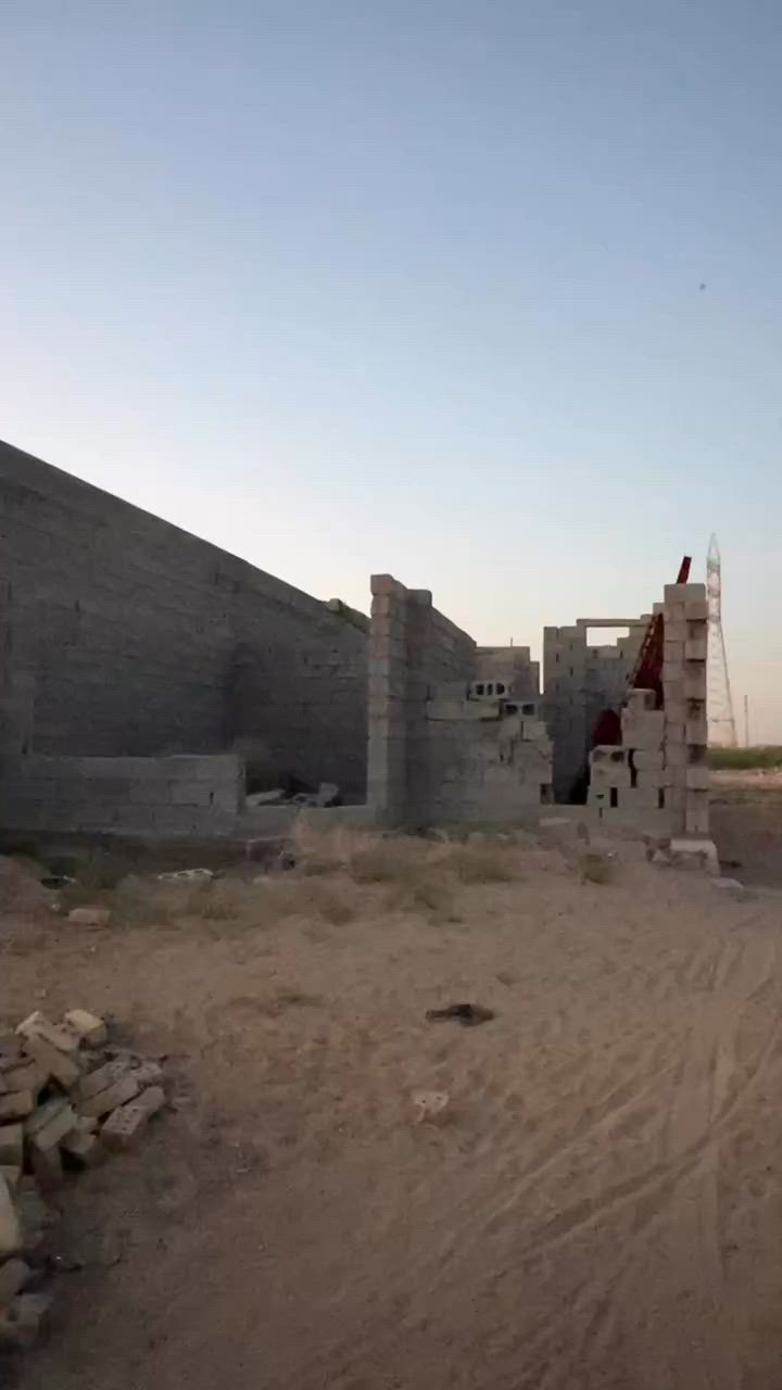 يالله 

دار هيكل للبيع 

في الأنبار فلوجة الصقلاوية منطقة البعكاش
قرب من جسر المشاة 

صنف العقار عقد زراعي 
شارع 10 ترابي والتبليط يبعد عنه 20 متر 
خدمات جاهزة من كلشي مي جواك وكهرباء فوكاك

المساحة 150 متر 
واجهة 7،5 والنزال 20م
بي ستقبال ومطبخ وصالة ومناور 2 وحمام وصحيات

السعر 13 مليون وبي مجال بسيط 

***********

***********
