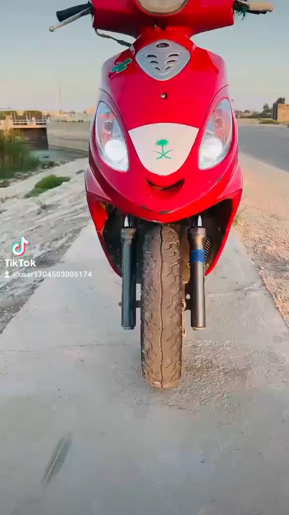 السلام عليكم دراجة گامگوو للبيع ماناقصها شي و الدراجه صارلها شهر طالعه من الرمضه و الدراجه جديده ونضيفه والتواير جدد والگيچاات شغالات و الدراجه گفاالهه عاامه موديل 13 السعر 600 للتواصل ***********
