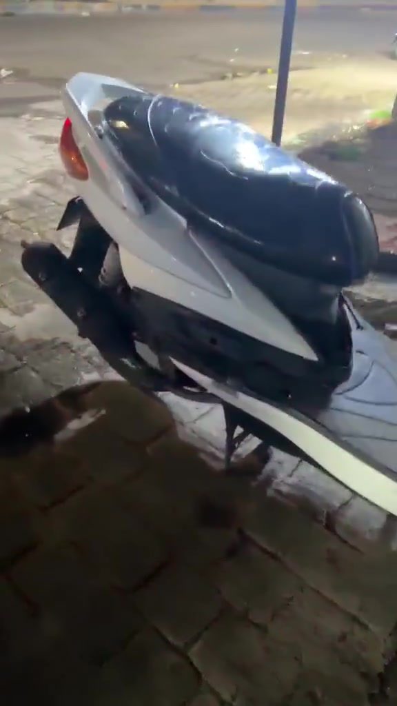 السلام عليكم دراجه سكنس فحل للبيع دراجه الدراجه نوزل دراجه محركها مزود شلعه ومعدل الدراجه دراجه فول واحد على واحد العنوان مدينه الصدر***********
