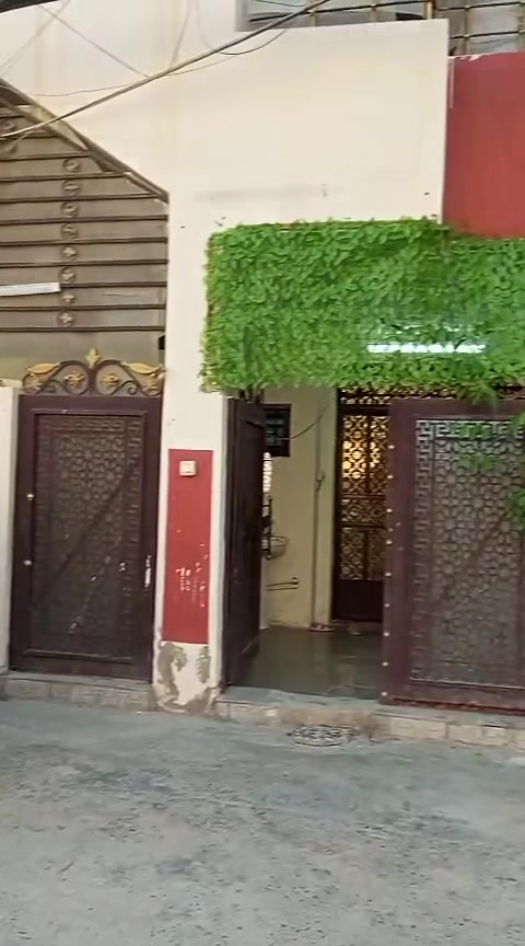 السلام عليكم تعلن شركة الجبوري للعقار والمقاولات العامه عن دار  للبيع ملك صرف زراعي سند 25 في منطقة الكريعات شارع الوقف بناء نضيف 
1 المساحة  120 مترررر
2 الواجه 10 مترررر 
3 النزال 12 مترررر 
4 عرض الشارع 7 مترررر 
5 السعر 300 مليون وبي مجال 
يتكون من طابقين معزول الطابق الارضي عن 
الطابق الأول طرمه وصاله وحولي ومطبخ وغرفة نوم وخدمات ومنور 
الطابق الثاني 3 غرف نوم وحولي وخدمات وبيتونه وسطح 
عنوان الشركة الكريعات الكويتي شارع حسينية ابي تراب قرب فلكة القرغولي استفسار اتصال على الارقام التاليه 
*********** أبو صكر الجبوري 
***********
