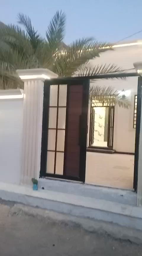 دار زراعي للبيع مساحه 100 متر بيت بناء حديث ومرتب الدار يحتوي علئ غرفه وصاله ومطبخ وصحيات وكراج وحديقه بدون ستقبال البيت جاهز من كلشي البناء اساس طابوك جدران بلوك سقف عكاده البيت كلش حلوو وعالي عن شارع سعر 💵31 وبي مجال بيع تقدا فقط موقع كلش حلو العنوان كوفه البراكيه شارع المطار القديم بفرع انشائية ابراهيم. سعبري بعد عن شارع 200 متر اللاستفسار اتصل علئ رقم
📲 ***********
