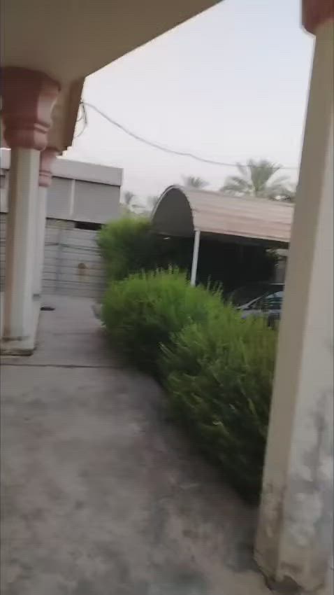 تحية طيبة🌹
✅ بيت كامل من كل النواحي للبيع بمساحة "530متر" (واجهه 16م نزال 33م) ✅

📍العنوان : العبايجي_المصلحية_ شارع حجي مقبل. 
📃 سند 25
🌀السعر المطلوب :90 مليون دينار عراقي وفيه مجال .
🔺خدمات كاملة (ماء؛كهرباء؛تبليط 
🔺تفاصيل البيت واضحة في الفيديوهات ادناه. 
✍🏻للاستفسار الاتصال على الأرقام التالية : 
📲***********       
 📲***********

✅أو مراجعة مقر المكتب الكائن في (العبايجي - المصلحية- مقابل شارع البحطاب)

