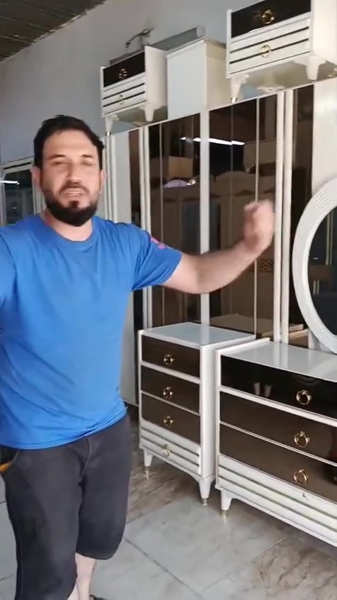 السلام عليكم زبائننا الكرام   يقدم لكم معرض المصطفئ انواع غرف النوم ديكورات عصرية حديثة تنافس الموديل وترضي ذوقكم  أما اسعرنا تنافسية 
للاستفسار ***********
