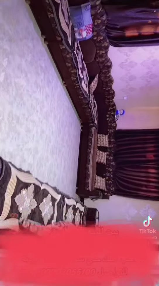 بيت للإيجار مساحة 150 متر واجهة 10 متر.
مدخل زيونة قرب جامع مالك الملك يبعد 4 دقائق مشي عن مدرسة سومر الابتدائية بدل ايجار 300 ألف للتواصل *********** . مطلوب عائلة صغيرة موظف .

