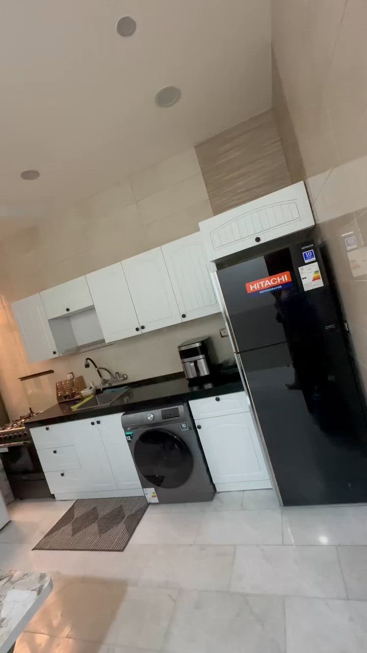 مطبخ
كاونترات ٤ امتار hdf درجة اولى
والكرانيت طبيعي 
والسنك سنتلس ستيل اصلي 
مع طباخ اربع عيون toshiba   
ومايكرويف بلد ان نوعة orado
مع ميز و٤ كراسي 

امانة  جديده بعدها استخدام سنة سبب البيع انتقال لبيت اخر متوفر بيه مطبخ 

السعر مليون و١٥٠ وبيه مجال
 
للتواصل وتس اب 
***********
