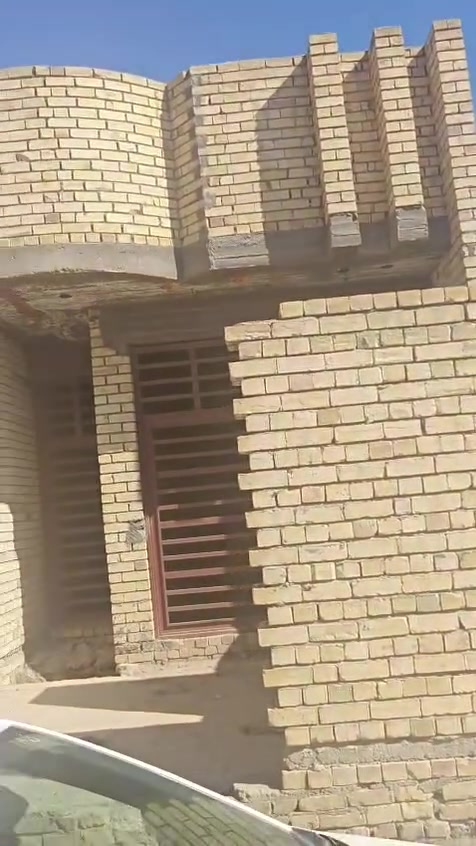 السلام عليكم هيكل بناء حديث للبيع منطقه ١٢الف الصغيره مدخل ١٤الاف تكدرون تأخذون عليه قرض وتكملوه 
للاستفسار اتصال ***********
