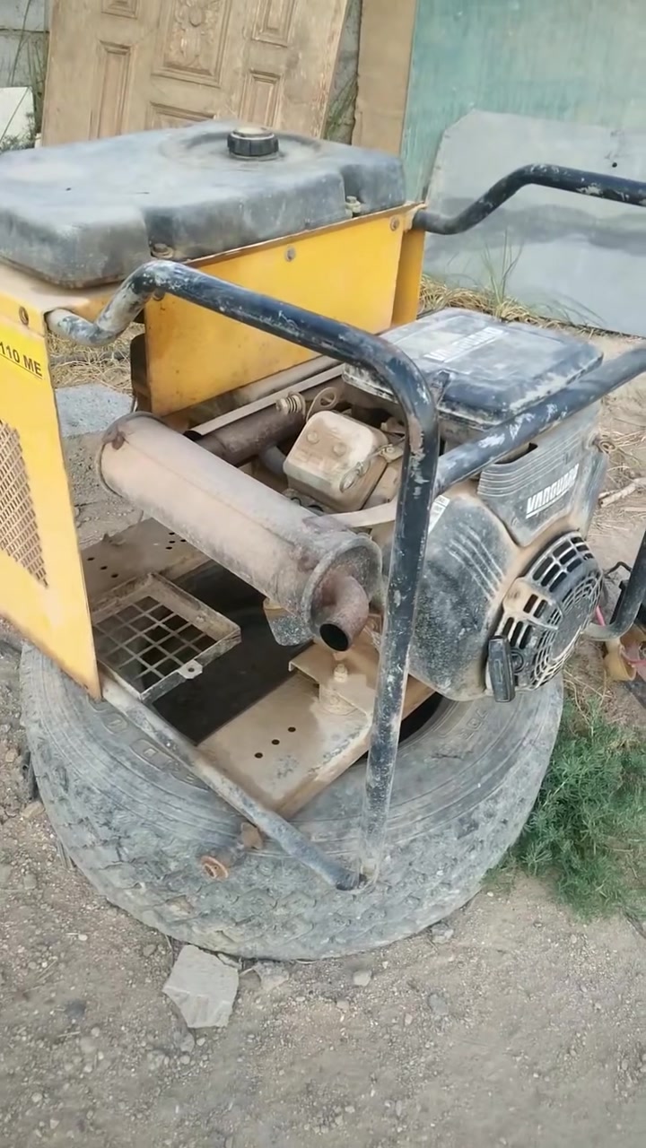 السلام عليكم اخوان مولدة اقصى بانزين 11KV  بستمين سلف وحبل نگرة سلف رايدهة  ب700 الف وبيهة مجال للشراي 
وهذا رقمي ***********

