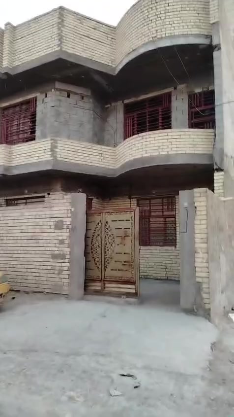 بيت للبيع مساحته 200 متر 3طوابق الطابق الأول طابوك  يحتوي على 4 غرف مطابخ 2 حار وبارد  بس الطابق الأول كامل السعر 110 وبي مجال قليل  مكانه قرب ابو عمار العزاوي للاتصال على هذا الرقم ***********
