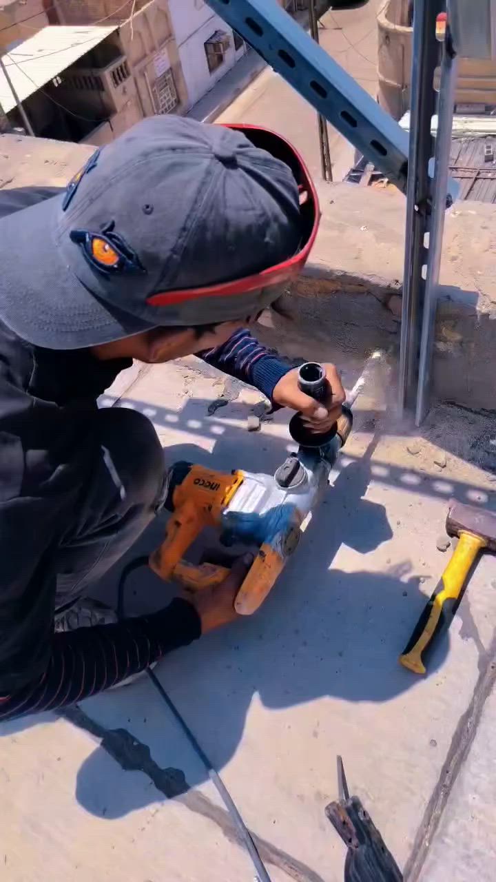 مستعدين لتنصيب طاقات شمسية توجيه وتنصيب واحد على واحد هيكل ثابت هاذا شغل كدام عينك ونتة احكم كادر تنصيب محتاجين مهندس او شركه نشتغل وياه هاذا رقمي *********** وايضن مسعدين لتجهيز منضومة كاملة وشكرا لكم
