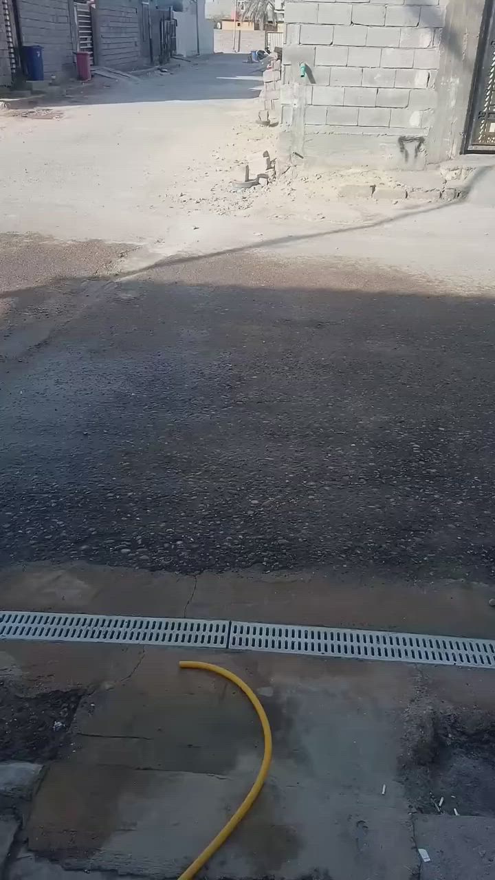 السلام عليكم بيت للبيع ٢٠٠متر أبي الخصيب طريق الصحراء مقابل جعفر السمكري سند ٢٥ وكاله ونسخه من الطابو ١٣٠مليون (***********)

