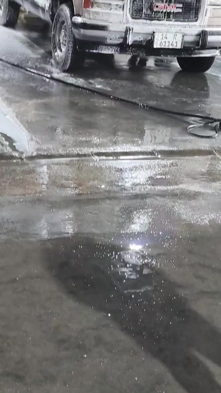 السلام عليكم جمسي موديل 94رقم باسميي نكليزي تحويل ثاني يوم سياره حلوه مال بيت وجاهزه السعر 53وبيها مجال لطيبين عنواني كربلاء حي المعلمين ***********
