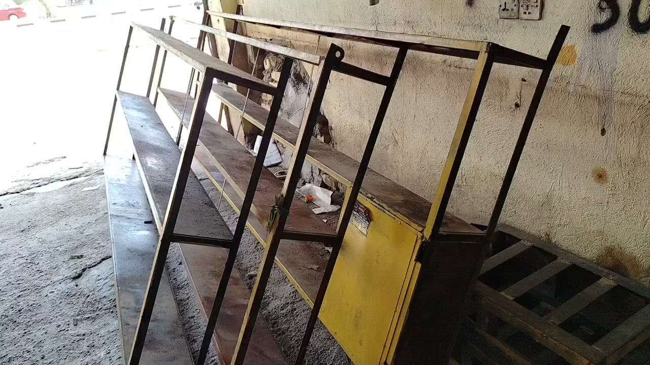سعرهن ٢٥٠ رفوف تسكام حديد نجف شارع المطار***********
