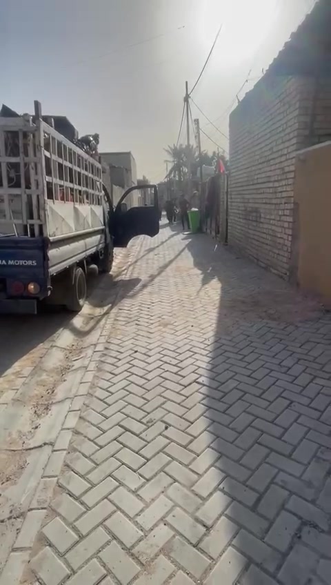 السلام عليكم بيت للبيع مساحته 100متر  مكان سبع قصور شارع ابو علي  قرب مكولات دينار  للاتصال *********** بي واتساب
