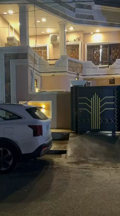 اسلام عليكم
بيت للبيع المساحة ( ١٠٠ ) متر 
الواجهة ٧ ونص 
الطابق الاول 
مطبخ + استقبال + حولي + غرفة نوم + صحيات 
الطابق الثاني 
غرفة نوم كبيرة + غرفة نوم صغيرة + صحيات 
السطح 
شتايكر جديد عمل وتسليط درجة اولى 
الدورة شارع ٦٠
***********
