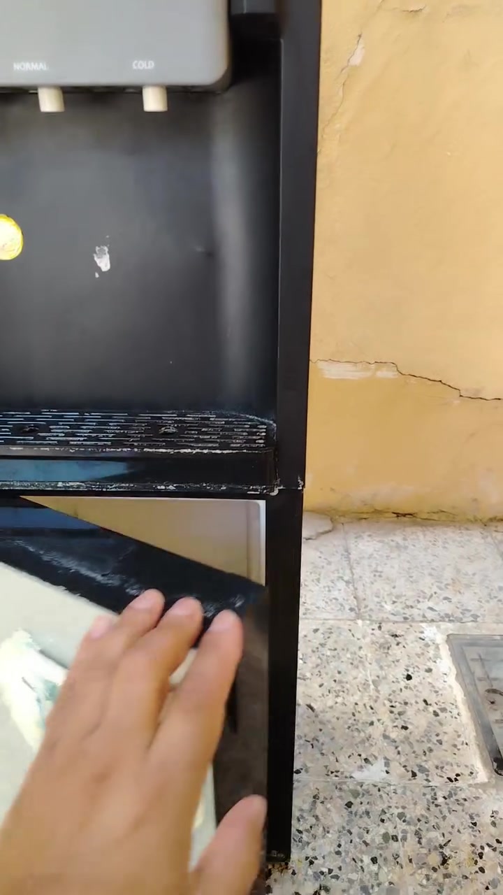 براد ماء LG العربي ما مصلح
عيبها تبريديها للماء بطيء يعني ما تصير للبيت بس تصير للمحل اومكتب سعرها ٤٠٠٠٠ للتواصل الاتصال عالرقم *********** وبي واتساب أو الاتصال عالخاص
